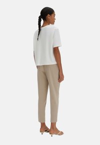 someday. KURZARM KALINIE - T-shirt basic - milk