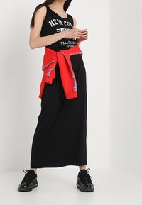 TWINTIP Maxiklänning - black