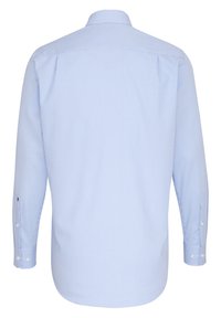 Lichtblauw longsleeve shirt in een geruit patroon. Heeft een standaard kraag, knoopmanchetten en een afgeronde zoom aan de onderkant.