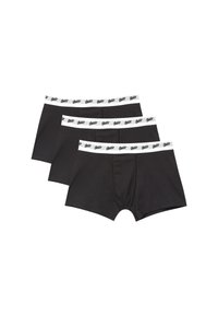 Tri páry čiernych boxerských treniek usporiadané neatne, s bielym pásom s elegantným logom.