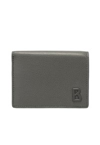Sivo teksturiran usnjen denarnica z izšivanimi robovi, prepognjena zasnova in izbočen črn logotip črke B v spodnjem desnem kotu.