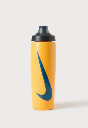 Nike Performance, REFUEL BOTTLE LOCKING LID UNISEX - Бутилка за напитки - barely green/black/bright crimson