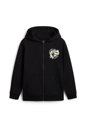 Sudadera con cremallera negra hecha de tela suave, que presenta un gráfico frontal con "SK8 HI", dos bolsillos laterales y una capucha con cordón.