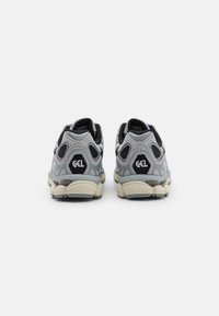 ASICS SportStyle GEL NYC UNISEX - Sapatilhas - black/piedmont grey
