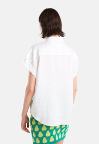 United Colors of Benetton Button-down blouse - white