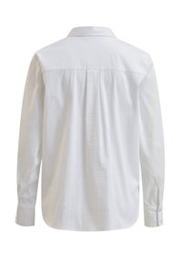 White long-sleeve shirt made of a smooth fabric with a collared neck, back pleat, and buttoned cuffs. Plain design without patterns.