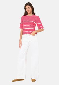Selectat, pink white