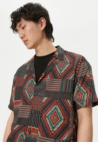 Koton SHORT SLEEVE - Skjorter - black