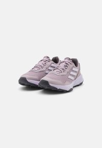 Adidas Terrex TRACEFINDER TRAIL RUNNING SHOES - Løpesko for mark - preloved fig/silver dawn/aurora black