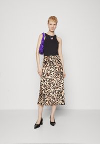 YAS Tall YASPELLA MIDI SKIRT  - A-line skjørt - black