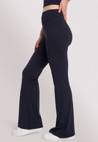 OCEANSAPART DAHLIA FLARED - Broek - black