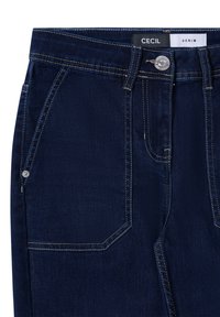 Jeans in denim blu scuro di CECIL con cinque tasche, cuciture a contrasto, chiusura con bottone e un classico design a gamba dritta.