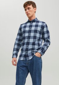 Jack & Jones JJEGINGHAM SHIRT - Camisa - flint stone
