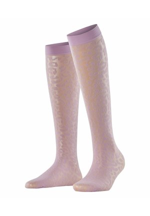 Kniehoge doorschijnende beige sokken met lichtpaarse luipaardprint en een effen paarse boord.