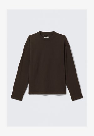 Brown long-sleeve T-shirt made of cotton, featuring a crew neck, relaxed fit, and minimalistic design with no patterns or accents.