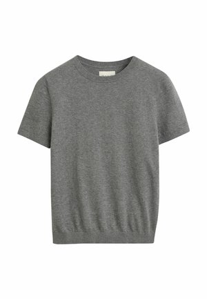Grijze T-shirt met korte mouwen van zachte stof. Heeft een ronde halslijn en een licht getailleerde pasvorm met een elastische taille.