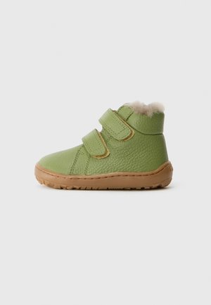 BAREFOOT WINTER FURRY UNISEX - Cizme de iarnă - olive