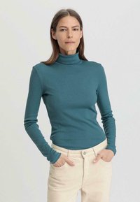 hessnatur Longsleeve - ozeangrün