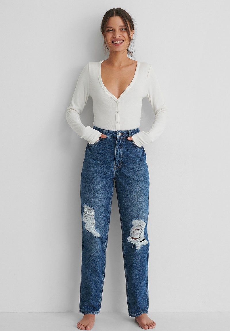 Damen Strickjacken | NA-KD MIT KNÖPFEN Strickjacke offwhite/weiß - RS25813 Damen Strickjacken | NA-KD MIT KNÖPFEN Strickjacke offwhite/weiß - RS25813