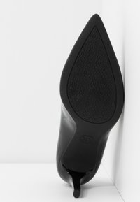MICHAEL Michael Kors Escarpins à talons hauts - black