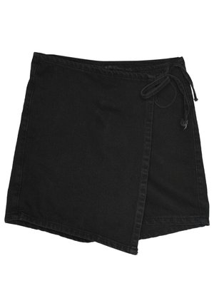 Jupe portefeuille noire avec fermeture à nouer sur le côté droit, en tissu denim, présentant un ourlet asymétrique devant.