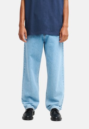 - Jeansy Relaxed Fit