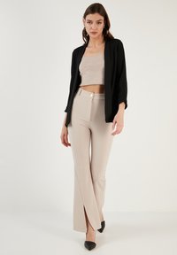LELA REGULAR FIT - Kardiganas - black