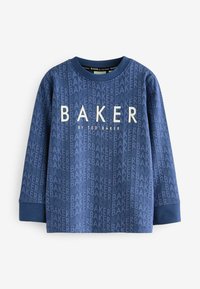 Tengeri kék pamut hosszú ujjú póló, az egész felületét átfogó "BAKER" felirat mintával, világoskék és fehér logó részlettel a középen. Kerek nyakú és bordázott mandzsettával.