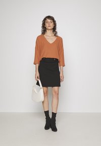 TOM TAILOR DENIM Džemper - rusty amber