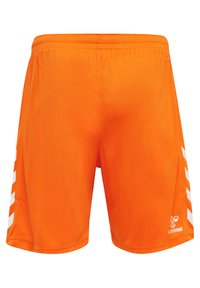Klart orange atletiska shorts med resårmidja och vita sidokanter med ett chevronmönster. Slätt, lätt material.