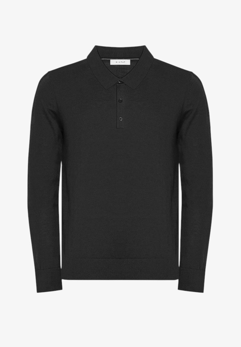 Polo nera a maniche lunghe realizzata in tessuto morbido, con colletto classico, apertura con tre bottoni e polsini a costine.