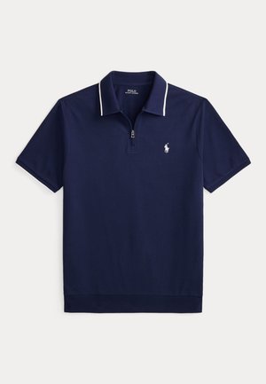 Marineblaues kurzärmeliges Polohemd mit weißem Reißverschlusskragen und kleinem weißem besticktem Pferdelogo auf der linken Brust.