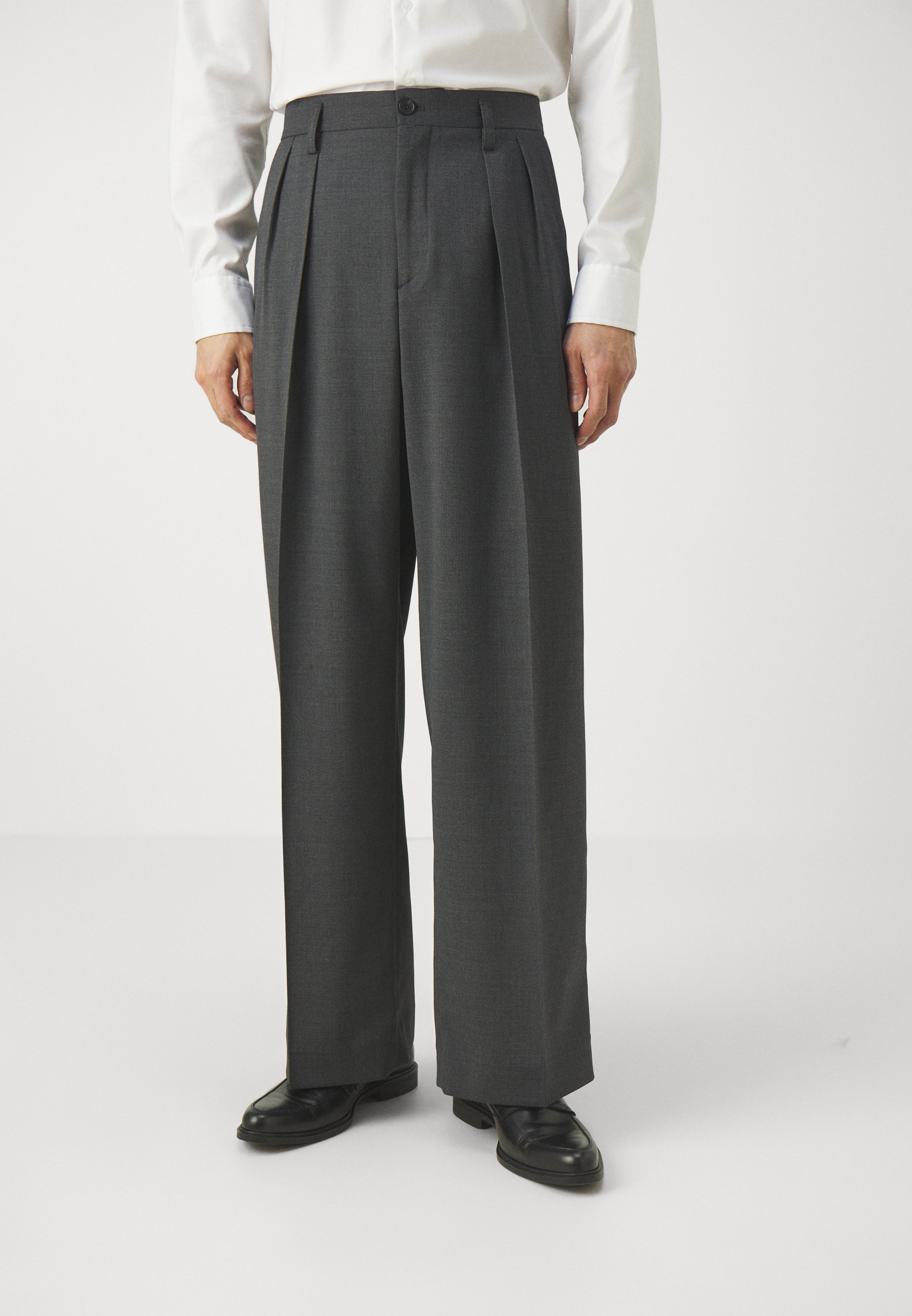 Filippa K WIDE TROUSERS - Trousers - dark grey/grey - Zalando