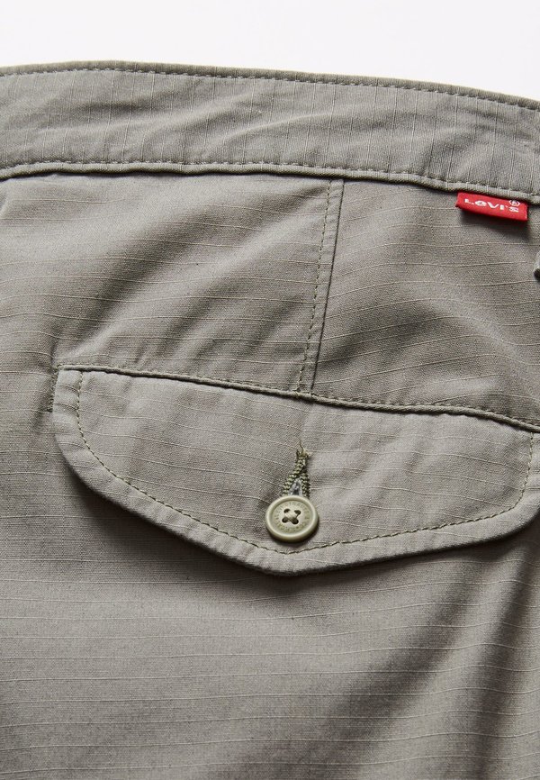 CARRIER - Shorts - smokey olive3