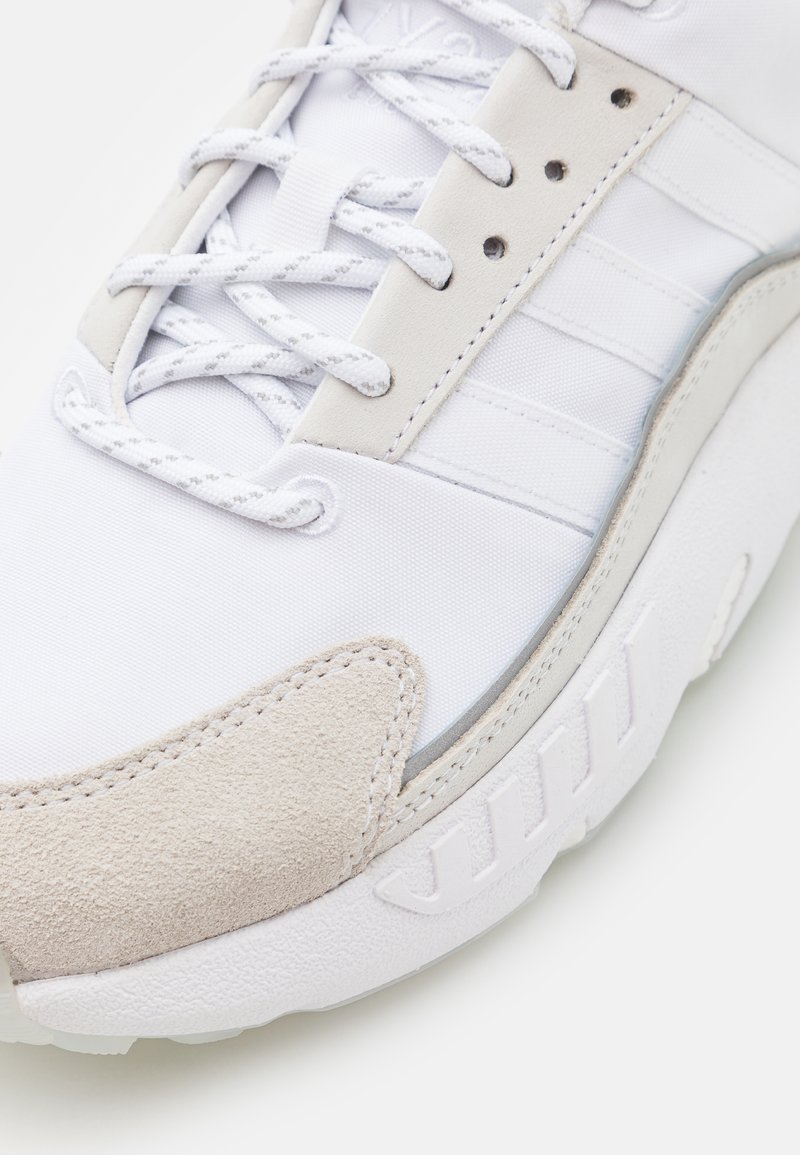 adidas gazelle silver green womens adidas ZX 22 BOOST Shoes Magic Beige GX7008 main image 0
