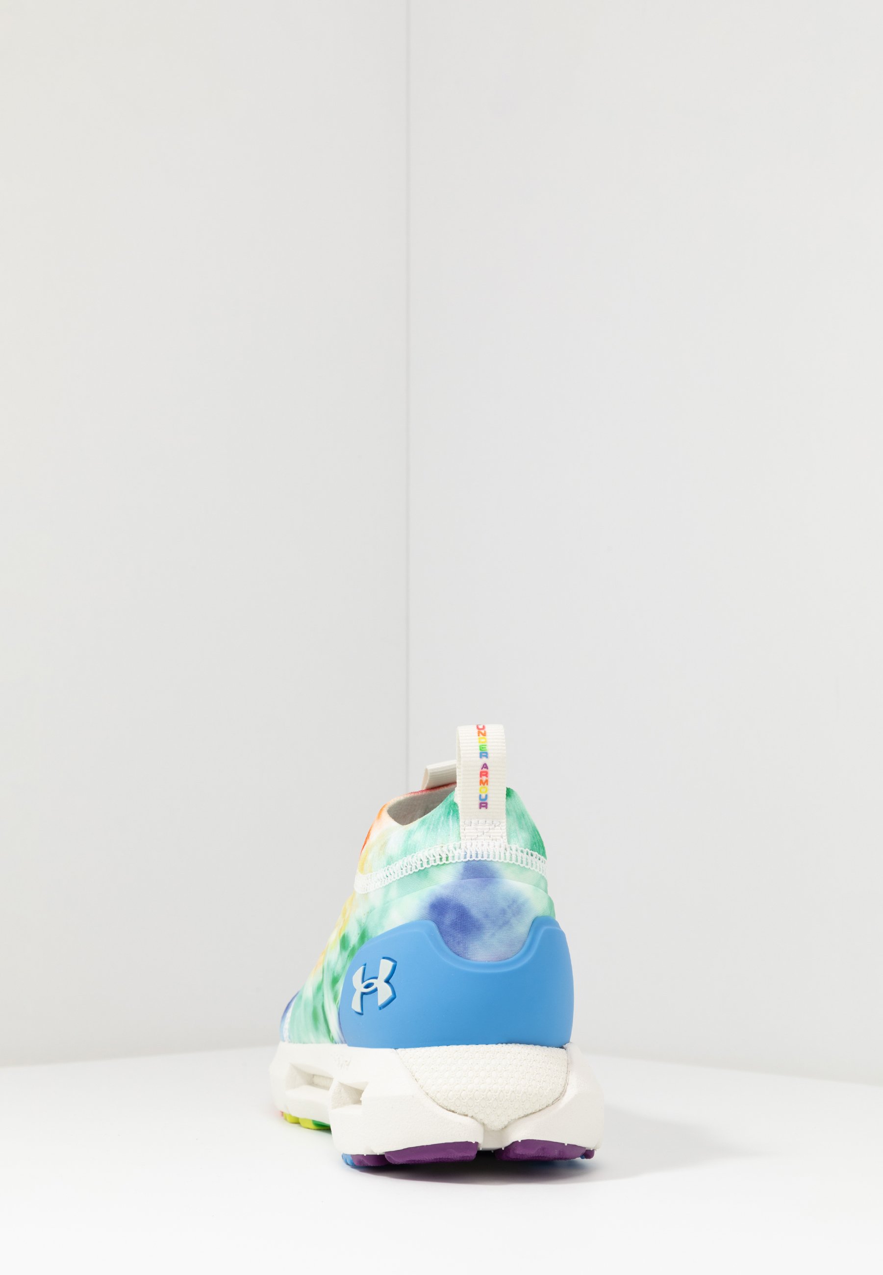 under armour hovr phantom slip pride