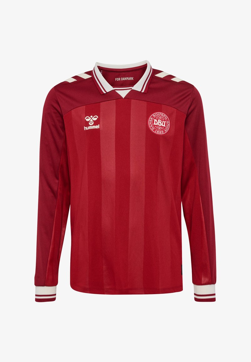 Rotes Langarm-Fußballtrikot mit weißen Akzenten, V-Ausschnitt-Kragen, gestreiftem Design an den Ärmeln und einem Logo auf der linken Brust.