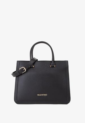 Borsa tote in pelle nera con manici superiori doppi e una tracolla regolabile rimovibile. Dotata di finiture dorate e logo del brand impresso sul davanti.