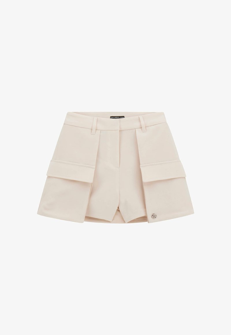 Beige Shorts mit strukturiertem Design, die zwei Vordertaschen, einen flachen Bund und ein kleines metallisches LOGO-Detail aufweisen.