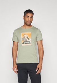 Columbia CSC™ SEASONAL LOGO TEE - Apdrukāts T-krekls - light green