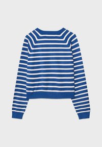 Blå og hvidstribet sweater med lange ærmer, rund halsudskæring og cropped design. Blødt strikmateriale med ribstrikkede manchetter og kant.