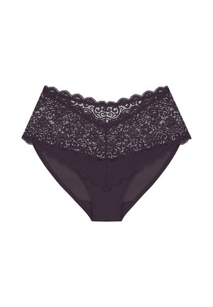 Fioletowe, koronkowe majtki z wysokim stanem i falowanym brzegiem. Przód zdobiony jest misterną koronką w kwiatowy wzór, a reszta wykonana z gładkiego materiału.