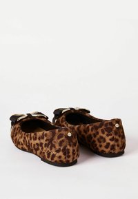 Lipsy QUILTED BOW  SCHOOL REGULAR FIT - Balerinke - animal brown