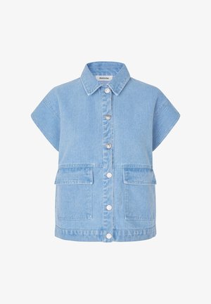 Hemd aus hellblauem Denim mit kurzen Ärmeln, einem Kragen, einer vorderen Knopfleiste und zwei großen Brusttaschen. Mit glänzenden Knopfakzenten.