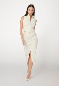Guess MIDI  - Falda de tubo - crema