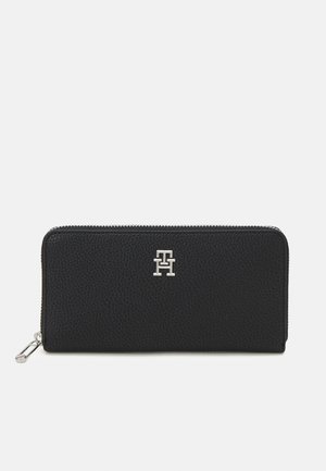 EMBLEM LARGE - Wallet - black