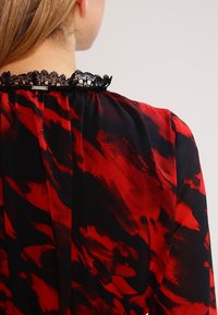 MARCIANO BY GUESS Robe longue - red