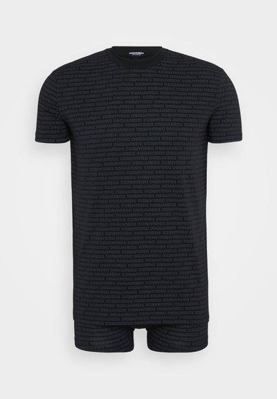 Set di t-shirt e pantaloni corti neri con motivo ripetuto "DSQUARED". Maniche corte, collo rotondo e design aderente. Tessuto liscio.