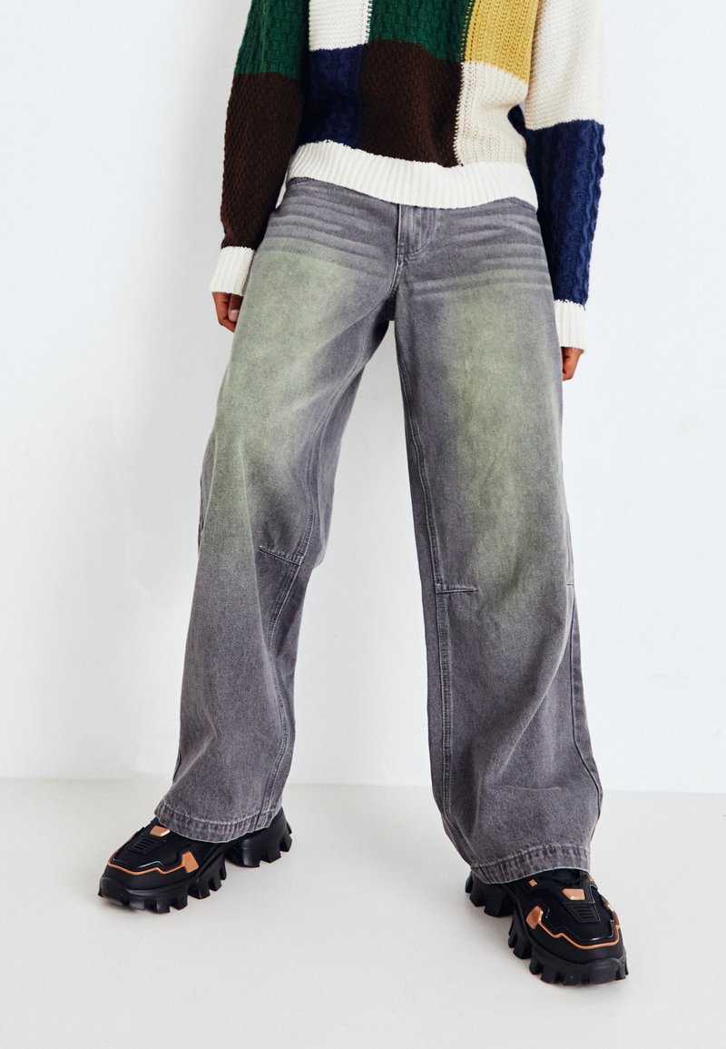Jaded London COLOSSUS BAGGY  - Brīva piegriezuma džinsi - grey