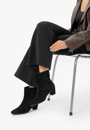 RYŁKO, G4610___ - Bottines - schwarz